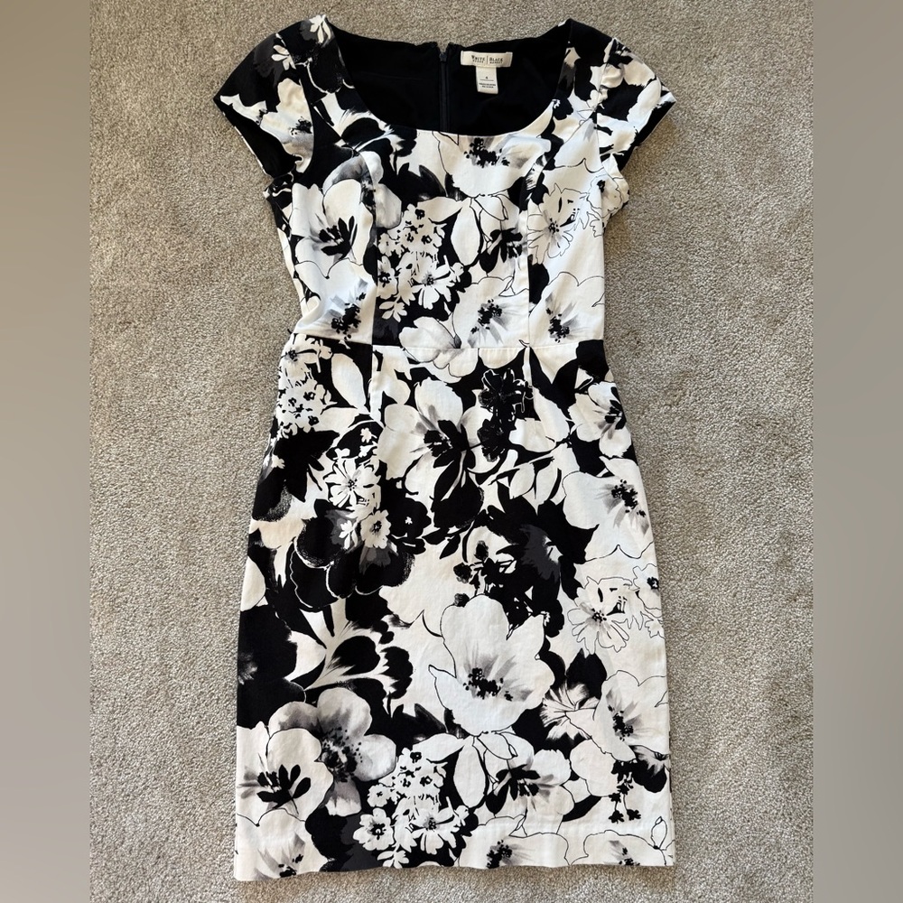 White House Black Market Black & White Floral Peplum Dress Size 4 Cap Sleeve